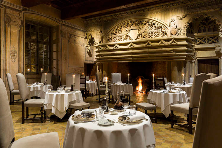 Chateau-Bagnols-restaurant