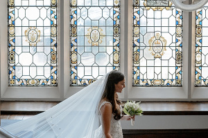 Easthampstead-Park-smashing-the-glass_1518