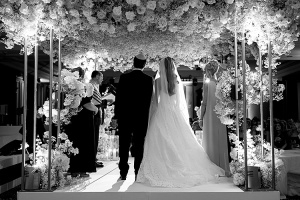 lynn-shapiro-photo-smashaing-the-glass_1510